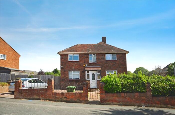 3 Bedroom End Of Terrace House To Rent In Woodbridge Lane, Romford, Essex, RM3
