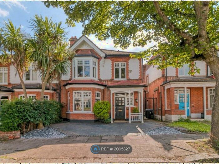 4 Bedroom Semi-Detached House To Rent In Arlow Road, London, N21