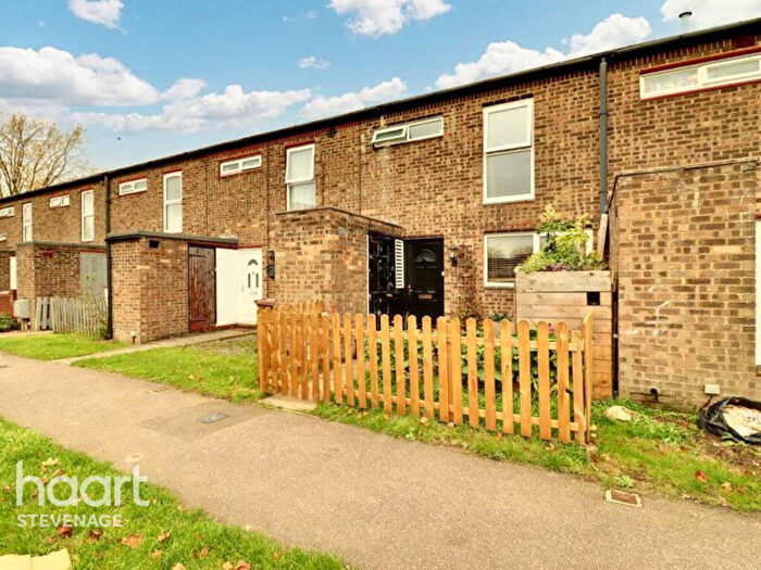 3 Bedroom Terraced House For Sale In Ripon Road, Stevenage, SG1