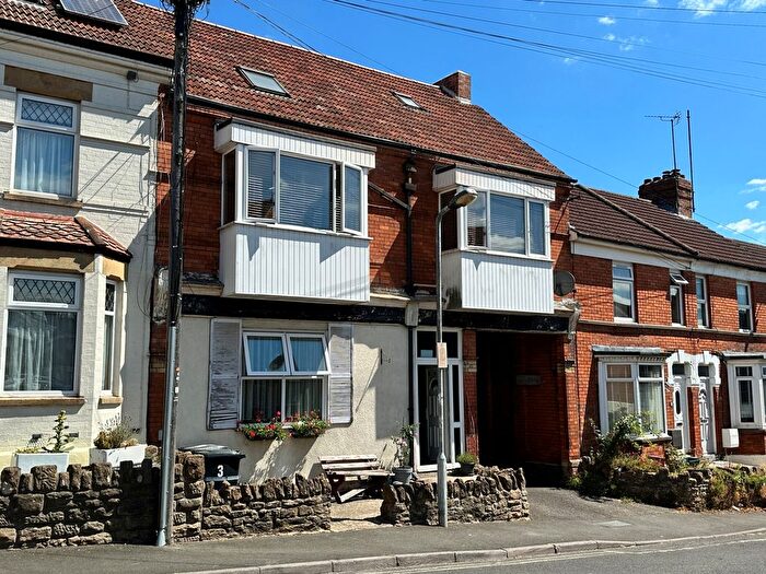 2 Bedroom Maisonette For Sale In Goldcroft, Yeovil, BA21