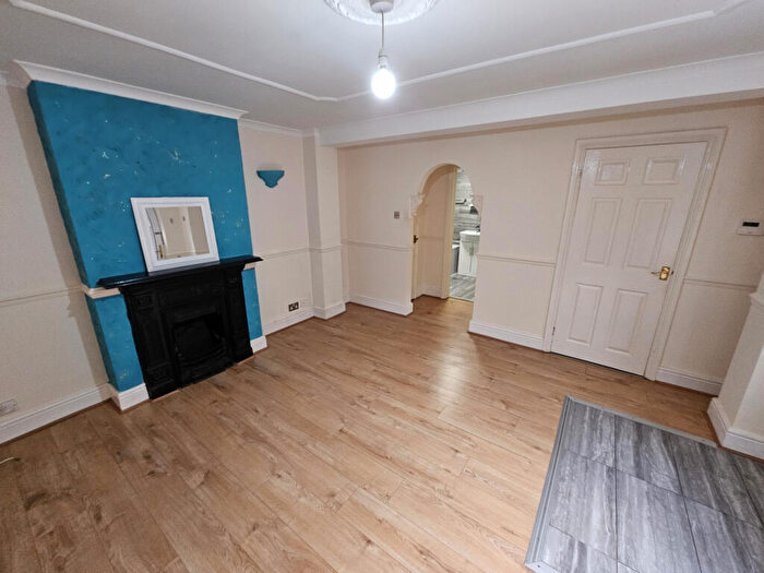 1 Bedroom Maisonette To Rent In - Old Bedford Road, LU2