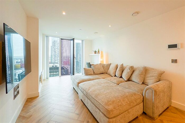 2 Bedroom Flat To Rent In Elizabeth Tower, M15