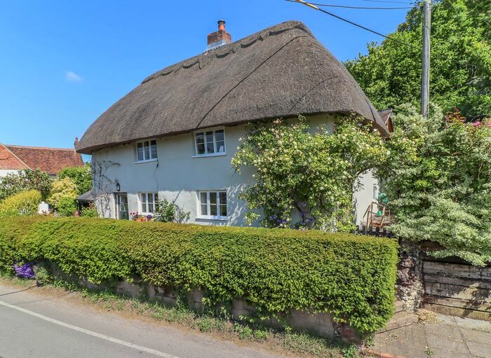 3 Bedroom Cottage For Sale In Chilbolton, Stockbridge, Hampshire, SO20