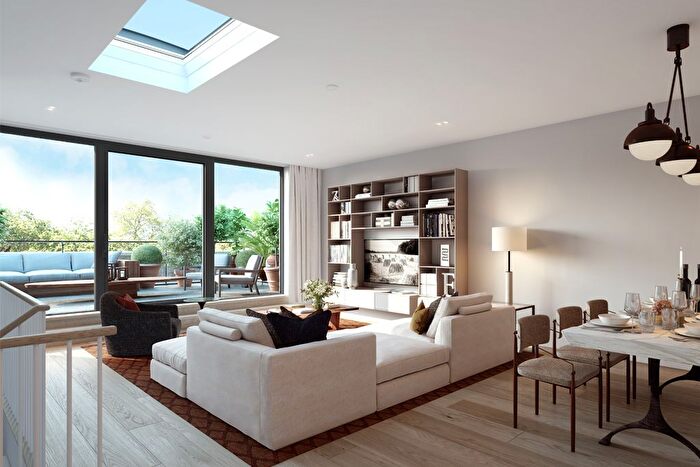 2 Bedroom Flat For Sale In Kew Foot Road, Richmond Upon Thames, TW9