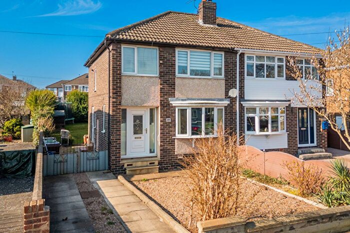 3 Bedroom Semi-Detached House For Sale In Kendal Drive, Castleford, WF10