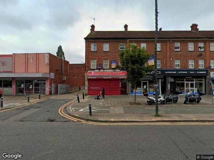 2 Bedroom Flat To Rent In Pinner Road, Harrow, HA2