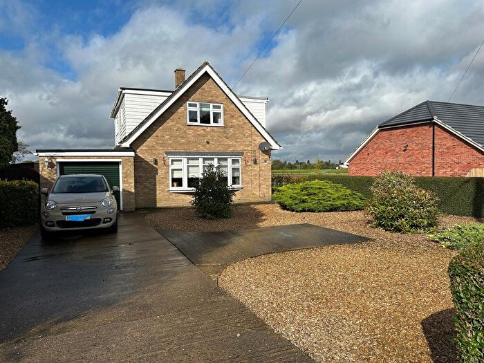 3 Bedroom Bungalow For Sale In Broadgate, Whaplode Drove, Spalding, PE12