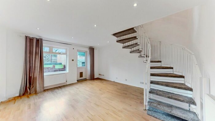 2 Bedroom End Of Terrace House To Rent In Portland Road, London N15