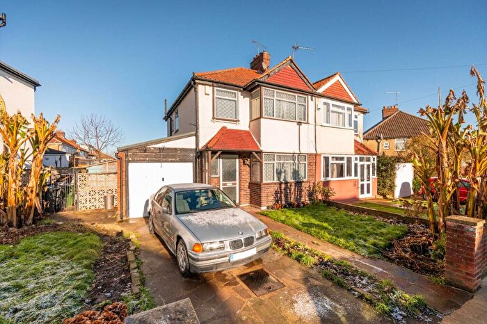 3 Bedroom Semi Detached House For Sale In Groveland Way, New Malden, KT3