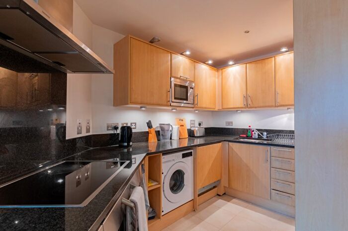 1 Bedroom Flat To Rent In St. George Wharf, London, SW8