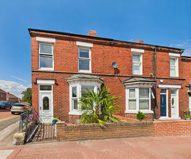 4 Bedroom End Of Terrace House For Sale In Croxdale Terrace, Pelaw, Gateshead, Tyne And Wear, NE10