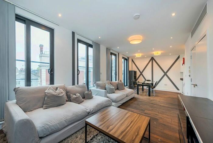 4 Bedroom Flat To Rent In Old Street, Shoreditch, London, EC1V