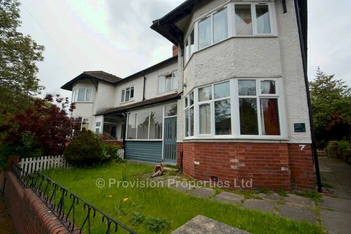 6 Bedroom Semi-Detached House To Rent In Moor Park Drive, Headingley, Leeds, LS6
