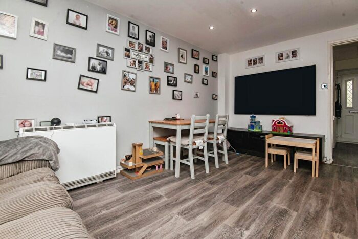 2 Bedroom Terraced House For Sale In Rushforth Place, Exeter, Devon, EX4