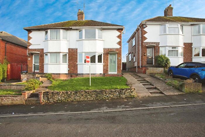 3 Bedroom Semi Detached House For Sale In Fenwick Drive, Rugby, CV21