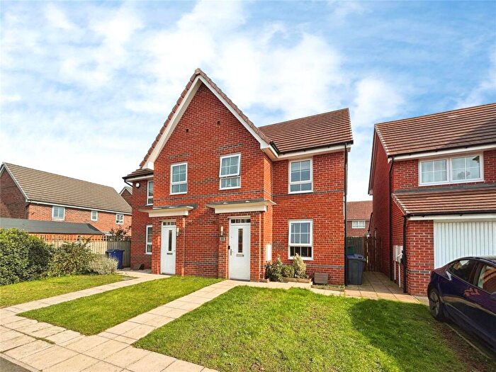3 Bedroom Semi Detached House For Sale In Town End Drive, Belle Vue, Doncaster, DN4
