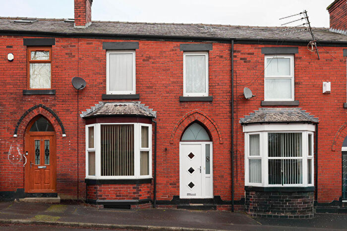 3 Bedroom Terraced House For Sale In Castle Avenue, Rochdale, OL11
