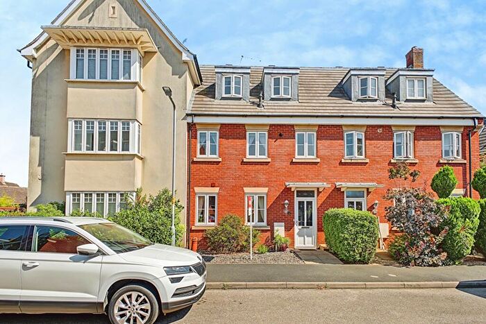 3 Bedroom Terraced House For Sale In St. Crispin Crescent, Northampton, Northamptonshire, NN5