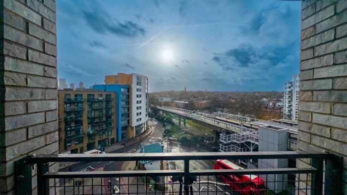 3 Bedroom Flat To Rent In The Glassworks, Deptford Bridge, Deptford, London, SE8