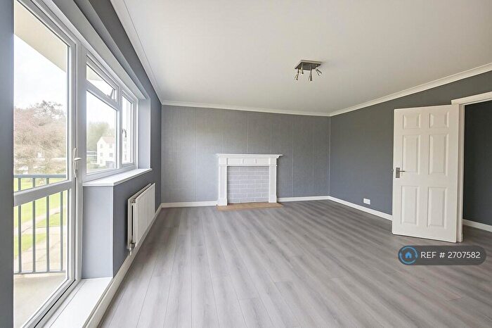 2 Bedroom Flat To Rent In Homefield Gardens, Tadworth, KT20