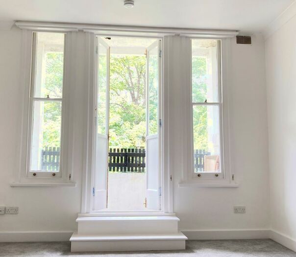 3 Bedroom Apartment To Rent In Barry Road, East Dulwich, London, SE22