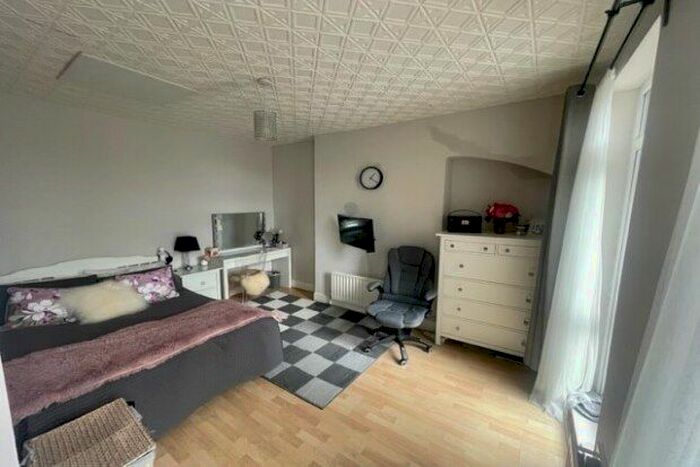 2 Bedroom Flat To Rent In Manbey Park Road, London, E15