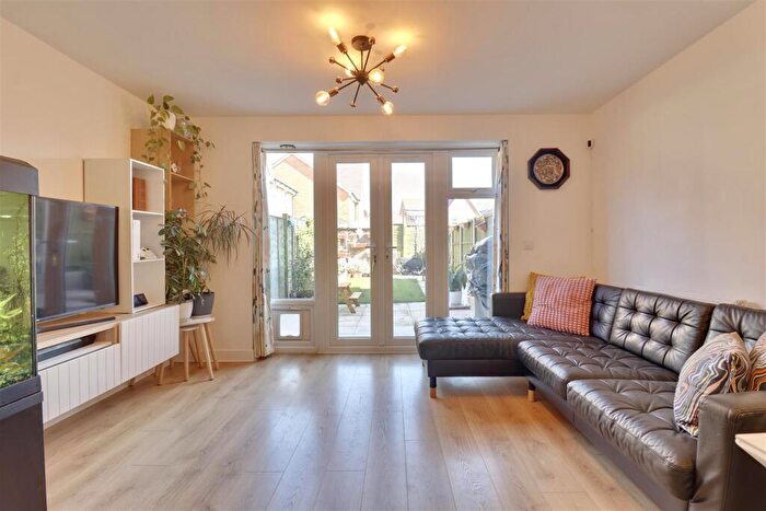 2 Bedroom End Of Terrace House For Sale In Stone Road, Waterlooville, PO8