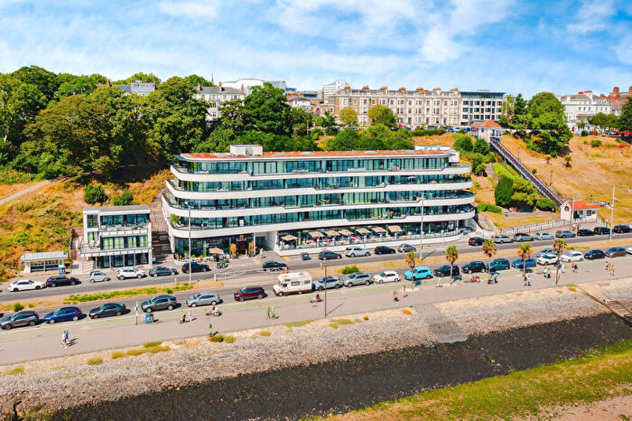 1 Bedroom Flat For Sale In Western Esplanade, Southend-on-sea, SS1