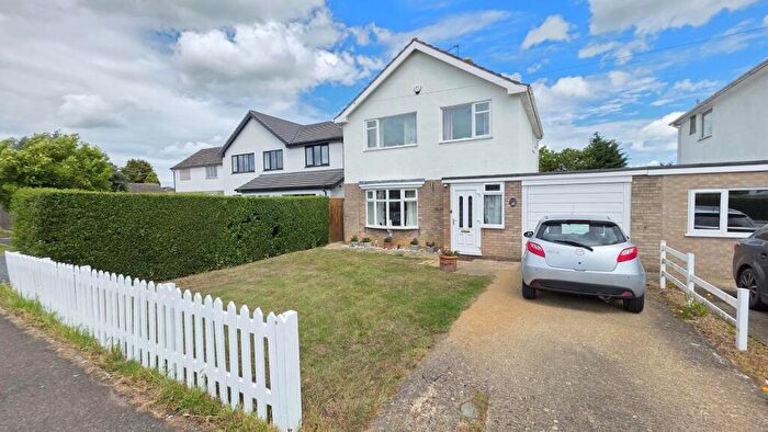 3 Bedroom Link Detached House For Sale In Hale Road, Heckington, NG34