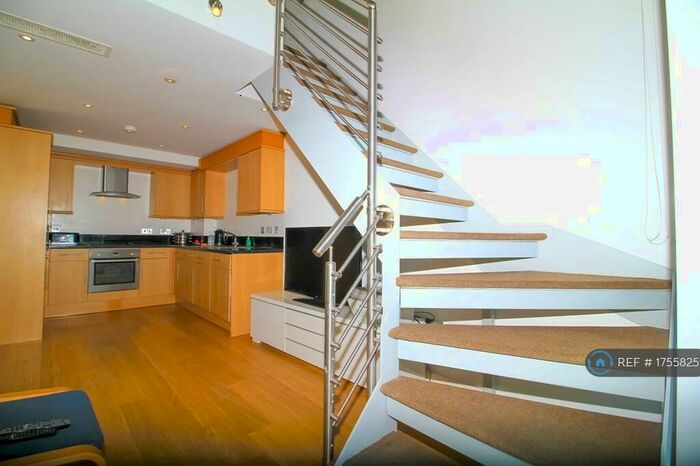 2 Bedroom Flat To Rent In Eldon Court, Romford, RM1