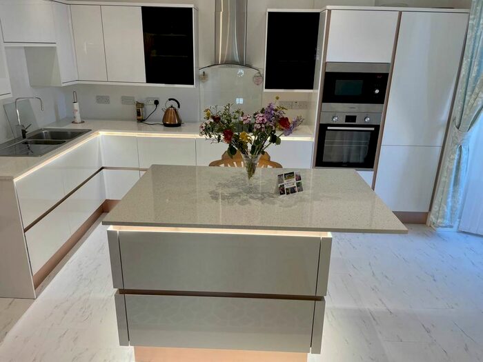 1 Bedroom Flat To Rent In Bond Street, Sandfields, City Centre, Swansea, SA1