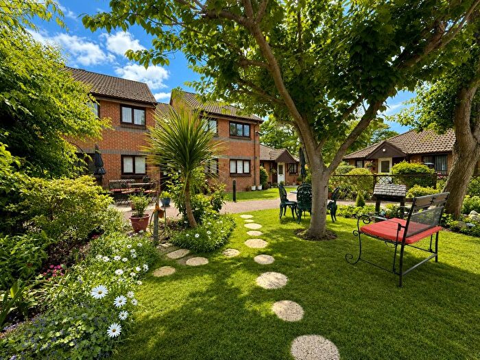 2 Bedroom Property For Sale In Berryscroft Court, Berryscroft Road, Staines-Upon-Thames, TW18