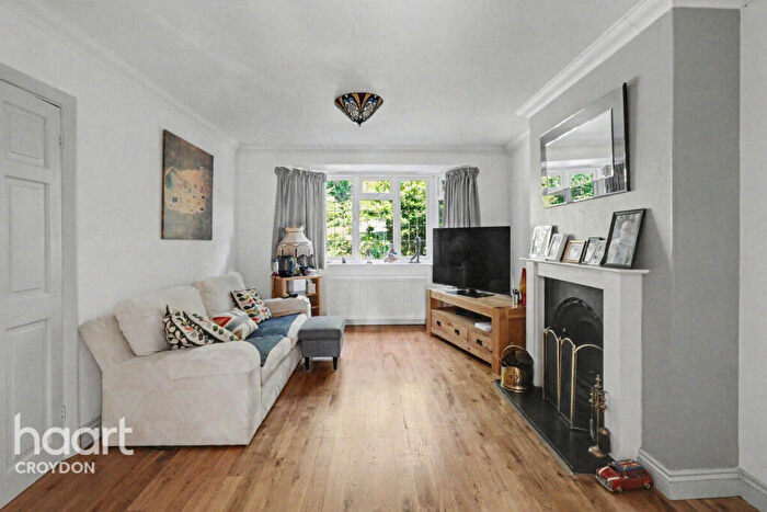 4 Bedroom Semi Detached House For Sale In The Gallop, South Croydon, CR2