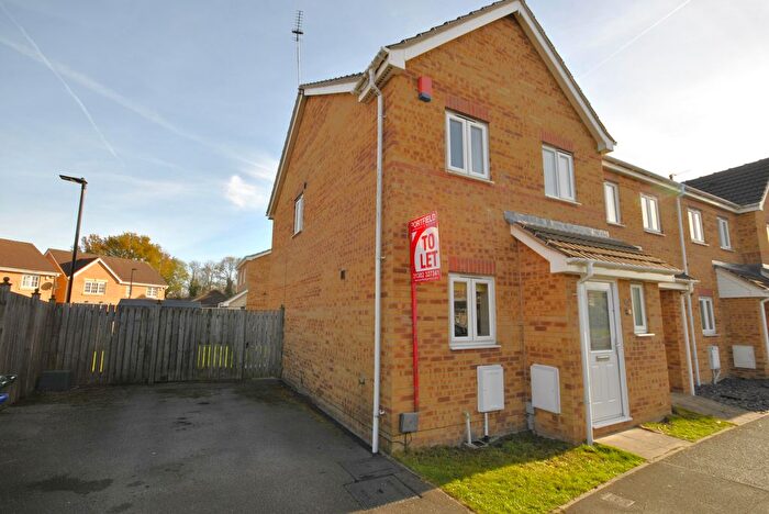 3 Bedroom Town House To Rent In Reeves Way, Armthorpe, Doncaster, DN3