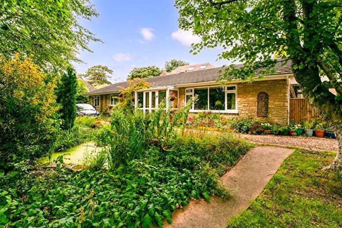 3 Bedroom Bungalow For Sale In West Hill, High Salvington, West Sussex, BN13