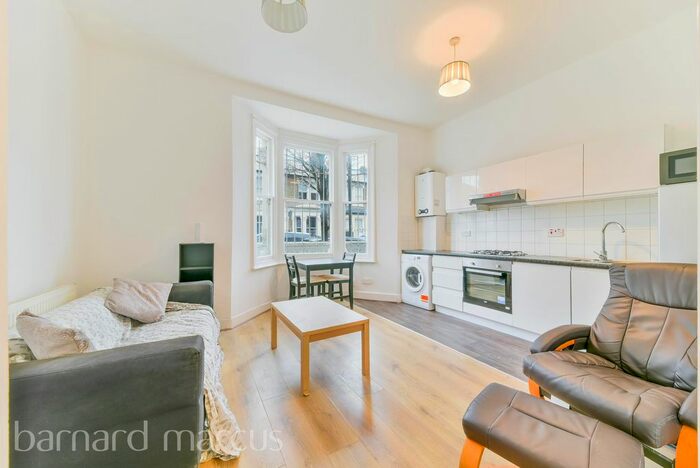 2 Bedroom Flat To Rent In Tasman Road, London, SW9