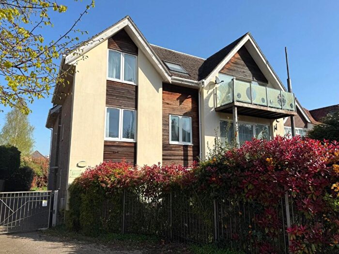 2 Bedroom Flat To Rent In Penn Hill Avenue, Poole, Dorset, BH14