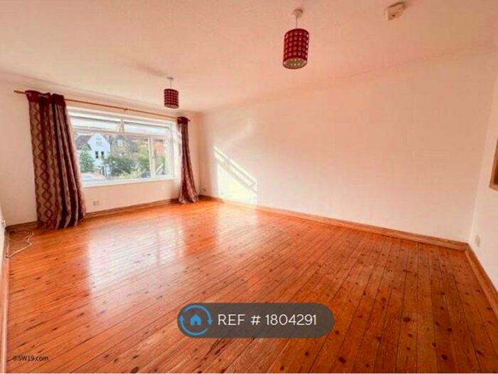 2 Bedroom Flat To Rent In Selbridge Court, London, SW19