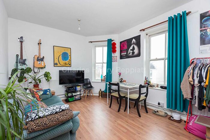 2 Bedroom Apartment To Rent In Camden Road, Camden Town, NW1