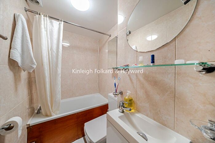 1 Bedroom Flat To Rent In Corbyn Street, London, N4