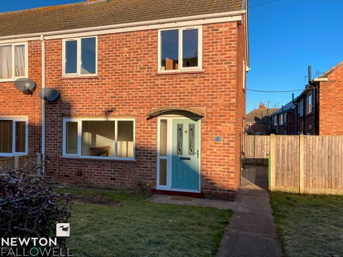 3 Bedroom Semi-Detached House To Rent In Fleming Avenue, Tuxford, NG22