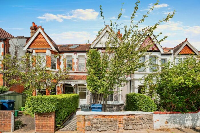 2 Bedroom Flat To Rent In Leighton Road, London, W13