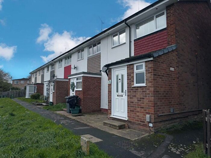 3 Bedroom End Of Terrace House To Rent In Longmoor Road, Basingstoke, Hampshire, RG21