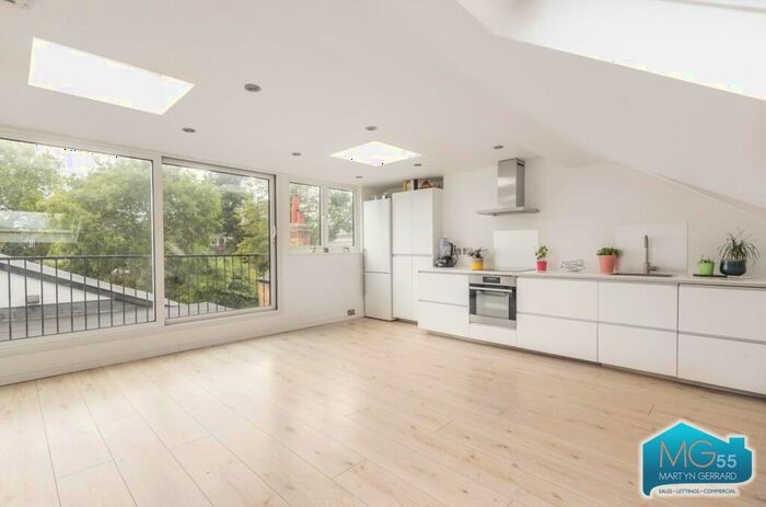 4 Bedroom Maisonette To Rent In Sedgemere Avenue, East Finchley, London, N2