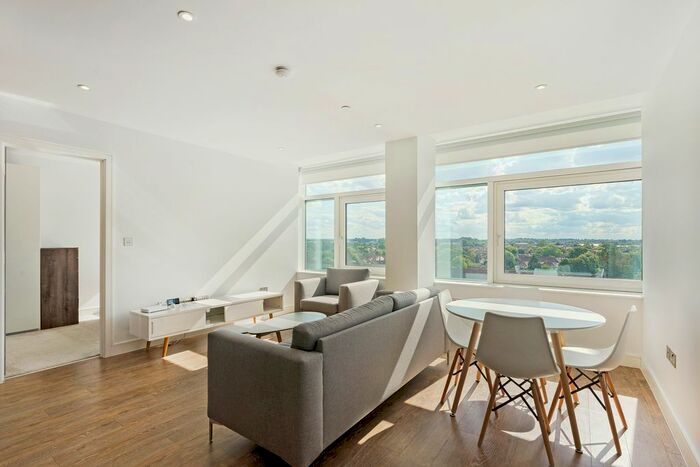 2 Bedroom Flat To Rent In Tolworth Tower, Ewell Road, Surbiton, KT6