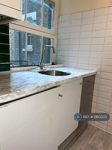 2 Bedroom Flat To Rent In Cavendish Mansions, London, EC1R