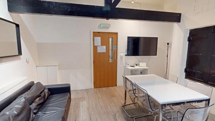 6 Bedroom Terraced House To Rent In Flat Barker Gate, Nottingham, Nottinghamshire, NG1