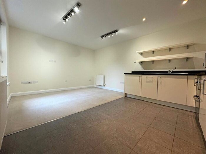 1 Bedroom Flat To Rent In Trinity Court, Hawtrey Road, Windsor, SL4