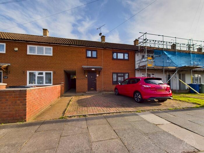 4 Bedroom Terraced House To Rent In Daiglen Drive, South Ockendon, RM15