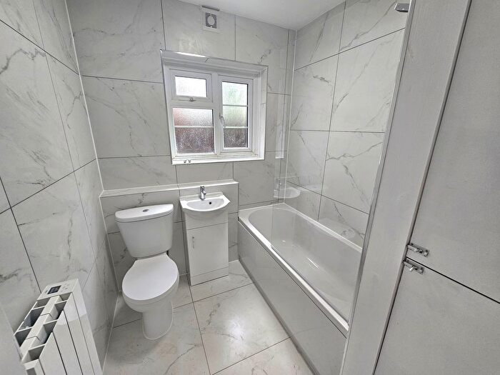 2 Bedroom Flat To Rent In Banister Grange, Banister Road, Southampton, SO15
